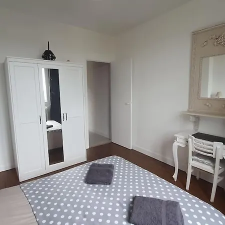 House With Garden And View Of Hébergement de vacances *