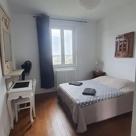 House With Garden And View Of Hébergement de vacances *